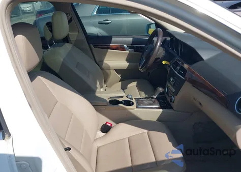 2014 Mercedes-Benz C 300 Luxury 4Matic/Sport 4Matic from USA, damaged, VIN WDDGF8AB0EA949700